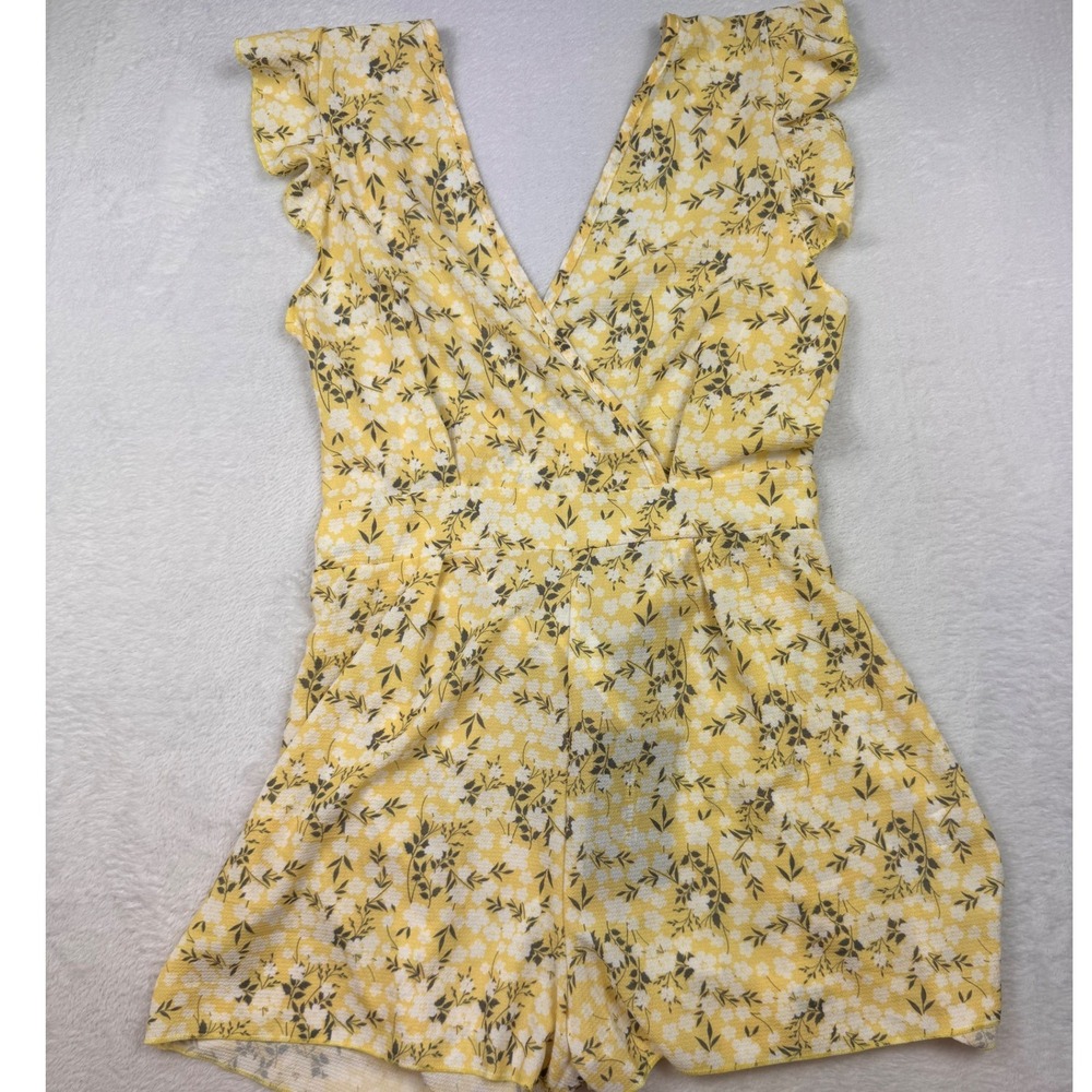 PrettyLittleThing Yellow Floral Ruffle Wrap Romper Size 10‎ NWT Tie Back Cutout